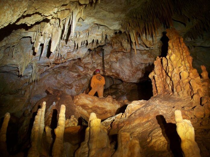 Χαϊδάρι Σήμερα Το ωραιότερο σπήλαιο της Αττικής βρίσκεται στο Χαϊδάρι! Υπέροχα ντοκιμαντέρ και φωτογραφίες 25