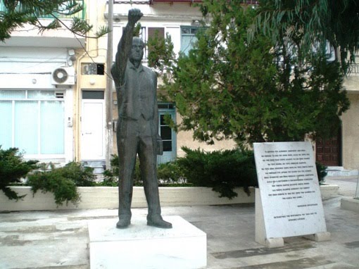 Οδός Σουκατζίδη - “Ναι, ήταν ήρωας”... 12 Οδός Σουκατζίδη - “Ναι, ήταν ήρωας”... 11