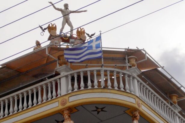 Χαϊδάρι Σήμερα "Μα τον Δία και την Αθηνά, τι είναι αυτό;" Δυο ανεπανάληπτες πολυκατοικίες - μουσεία κλέβουν τα βλέμματα στο Αιγάλεω 4