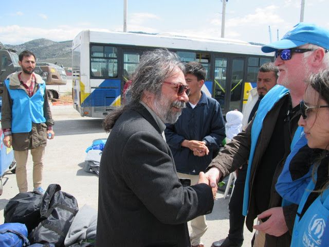 Εγκαταστάθηκαν οι πρώτοι πρόσφυγες στον Σκαραμαγκά. Οικογένειες και πολλά παιδιά 2
