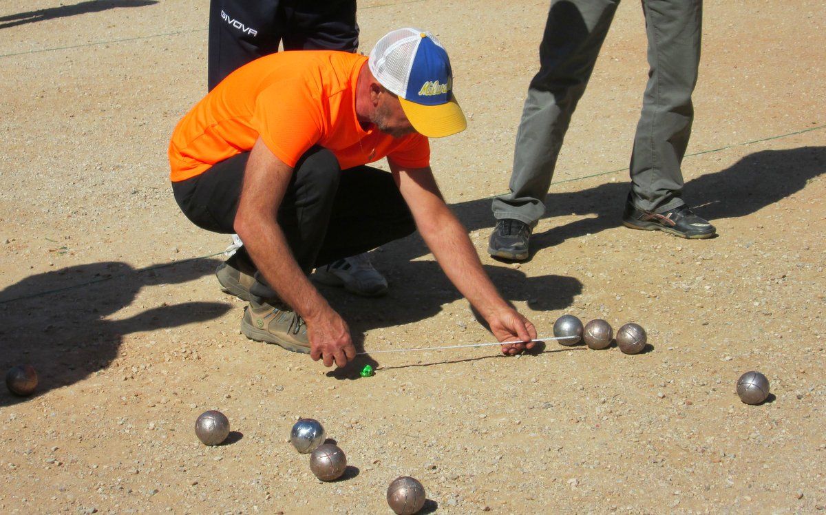 Χαϊδάρι Σήμερα Petanque: Αν το παίξεις... κόλλησες! Ένα γ@μ@το σπορ, όχι μόνο για fit τύπους 11