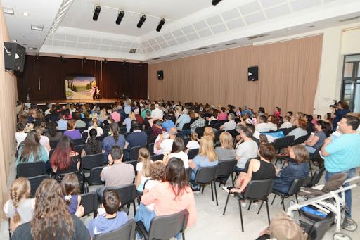 Χαϊδάρι: Υποδομές πολιτισμού επαρχιακής κωμόπολης, της δεκαετίας του 1970 4 Χαϊδάρι: Υποδομές πολιτισμού επαρχιακής κωμόπολης, της δεκαετίας του 1970 3