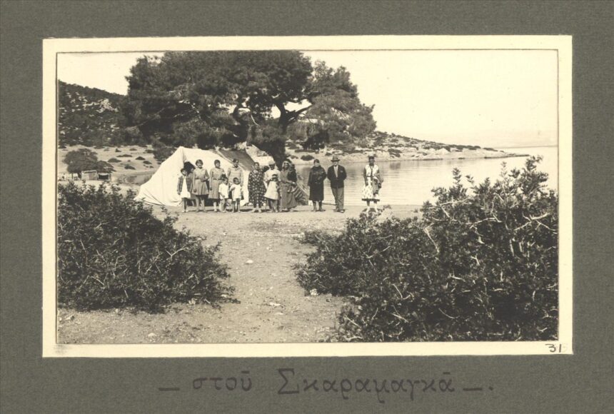 Σκαραμαγκάς: “θρίαμβος των τοπίων”, "εξωτικό λιμάνι", “λαμπερή θάλασσα” 1