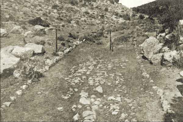 Αρχαία Ιερά Οδός. 1.000 άθικτα μέτρα του πανάρχαιου δρόμου 2
