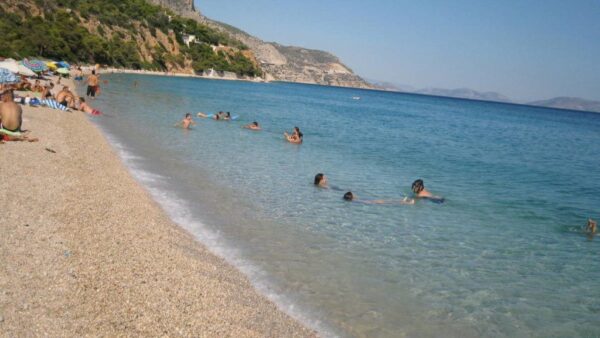 Καθαρές παραλίες 2023: Πλήρης λίστα με νερά κατάλληλα και ακατάλληλα για κολύμβηση 6 Χαϊδάρι Σήμερα Κινέτα - Άγιοι Θεόδωροι. Καλό μπάνιο... 7
