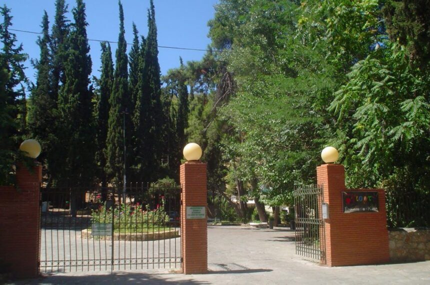 Χαϊδάρι Σήμερα Κόντρα Δήμου Χαϊδαρίου - Δημοσίου για το Τουριστικό στο Δαφνί (Γιορτή) 1