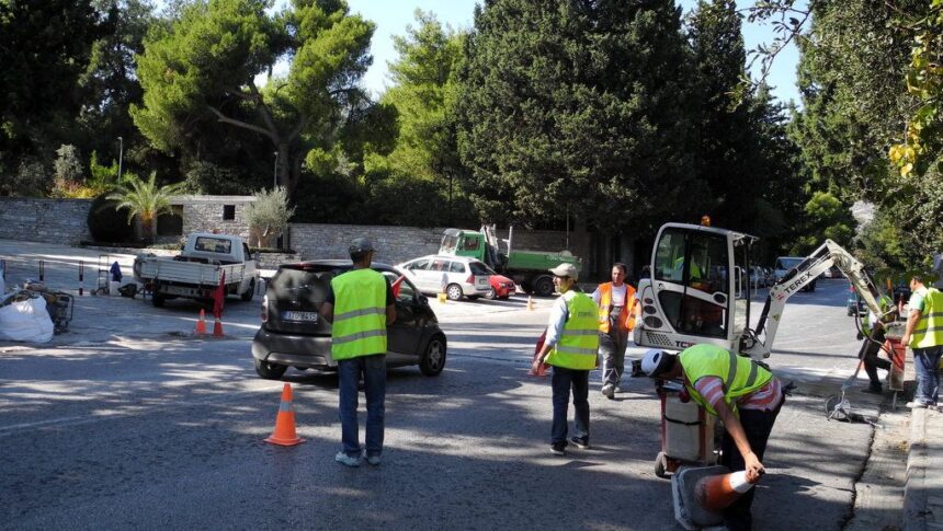 Νέο πεζοφάναρο στην Ιερά Οδό - Ώρα και για πεζοδρόμιο 1 Χαϊδάρι Σήμερα Στο βάθρο μικροί αθλητές του Αίολου Χαϊδαρίου 2