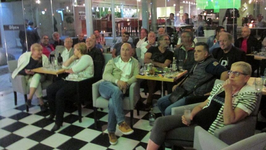 Μια μεγάλη, "Θρυλική" παρέα στο ανανεωμένο Αίθριο 2 Μια μεγάλη, "Θρυλική" παρέα στο ανανεωμένο Αίθριο 1