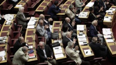 Χαϊδάρι Σήμερα Ελεύθερος Τύπος: 160 πρώην βουλευτές θα πάρουν αναδρομικά πάνω από 15 εκατ. ευρώ!