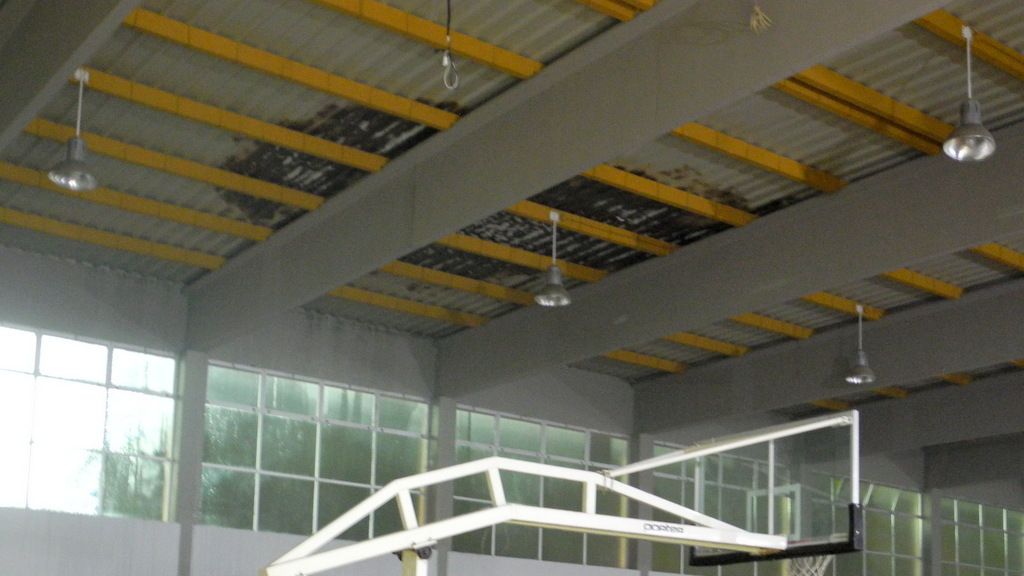 Χουλιγκανική επίθεση - Εμπρησμός στο Κλειστό του Δάσους 3 Χουλιγκανική επίθεση - Εμπρησμός στο Κλειστό του Δάσους 2