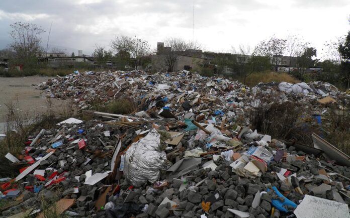 Χαϊδάρι Σήμερα Ξεχασμένοι στον Ασπρόπυργο 6.000 τόνοι επικίνδυνων αποβλήτων 