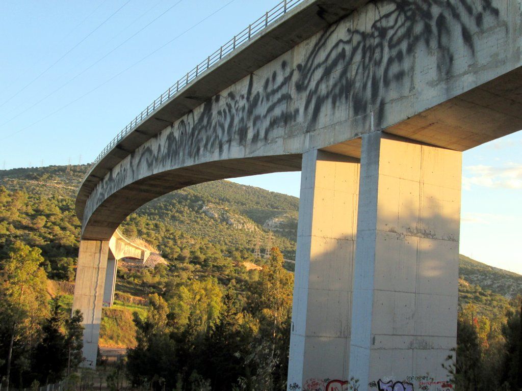 Σκέψεις και προβληματισμός για την πεζογέφυρα στο Παλατάκι 3 Σκέψεις και προβληματισμός για την πεζογέφυρα στο Παλατάκι 2