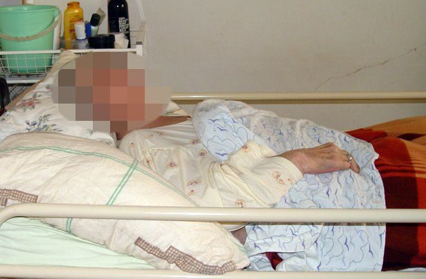 Χαϊδάρι Σήμερα Στον Εισαγγελέα επειδή εγκατέλειπε απροστάτευτους τους κατάκοιτους γονείς του