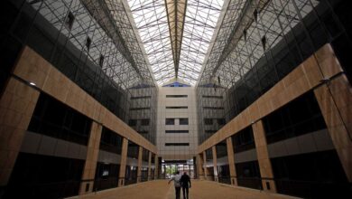 Χαϊδάρι Σήμερα 80 δημόσιοι υπάλληλοι σε 2 κτίρια 80.000 τ.μ. που κοστίζουν 6 εκατ. ετησίως...