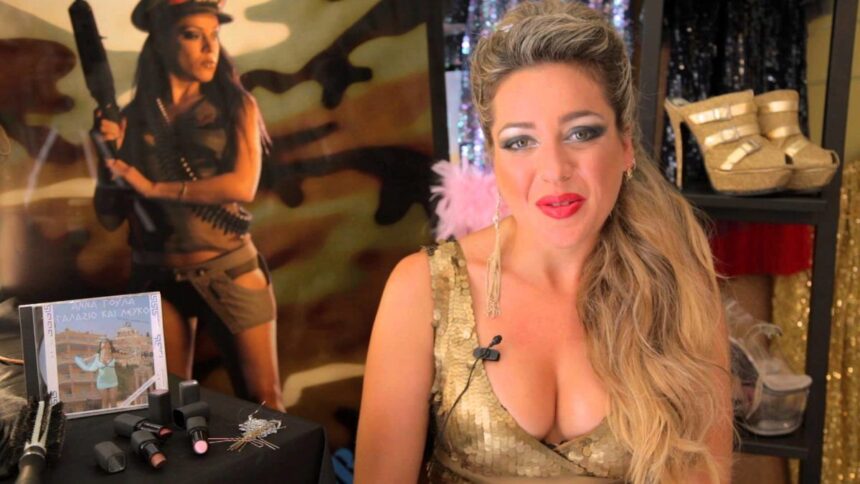 Χαϊδάρι Σήμερα Η Άννα Γούλα επιστρέφει με... χριστουγεννιάτικες ευχές για τον πρώην της