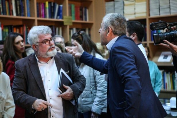 Χαϊδάρι Σήμερα Δυο Χαϊδαριώτες μάλωναν στον αχυρώνα της υγείας - Το θερμόμετρο "χτύπησε κόκκινο"