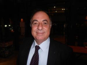 "H Δύση της Ανατολής" - Το θεατρικό που έκανε το χαϊδαριώτικο κοινό να δακρύσει 11