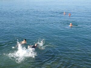 Θεοφάνεια και ρίψη του Σταυρού στην παραλία Σκαραμαγκά από Ι.Μ. Κοιμήσεως Θεοτόκου Σκαραμαγκά! 3