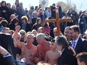 Θεοφάνεια και ρίψη του Σταυρού στην παραλία Σκαραμαγκά από Ι.Μ. Κοιμήσεως Θεοτόκου Σκαραμαγκά! 9