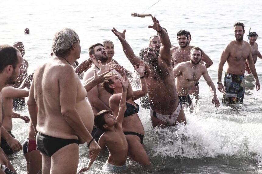 Χαϊδάρι Σήμερα Top 10 Θεοφάνεια στην Ελλάδα - video