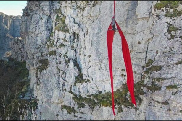 Χαϊδάρι Σήμερα Χορεύοντας στο κενό - Extreme Aerial Dance στη χαράδρα του Βίκου 3
