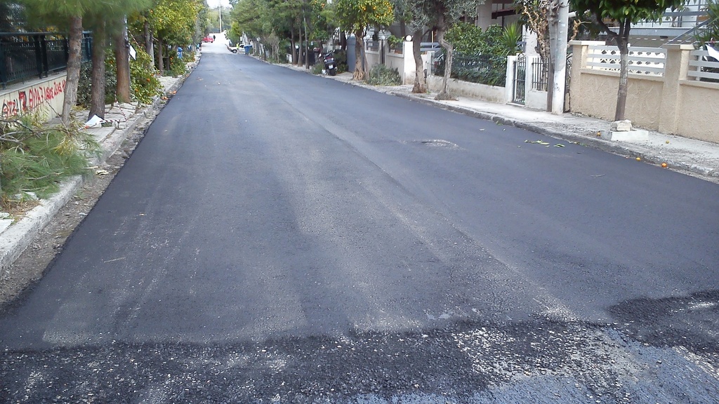 Σε εξέλιξη ασφαλτοστρώσεις σε 8 δρόμους στο Χαϊδάρι 7