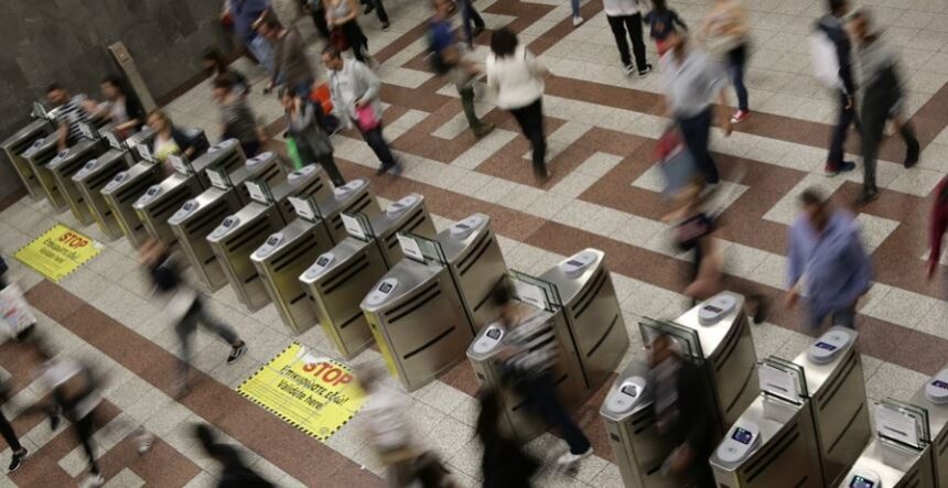 Πότε κλείνουν οριστικά οι μπάρες στο Μετρό 2 Πότε κλείνουν οριστικά οι μπάρες στο Μετρό 1