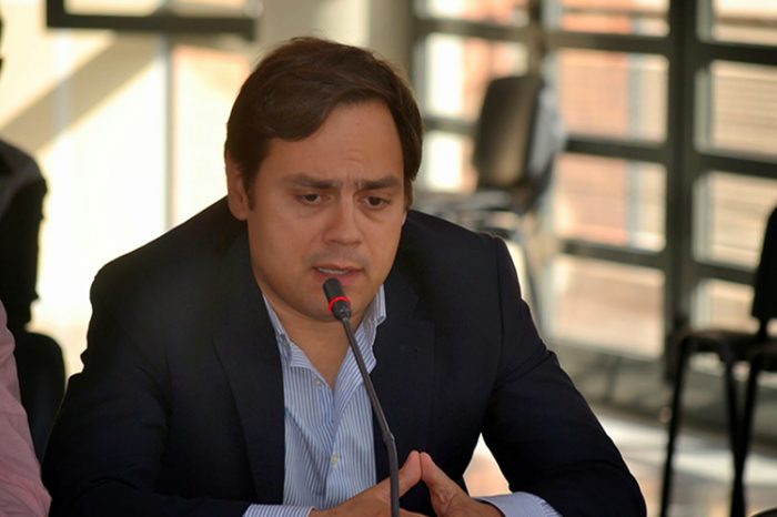 Β. Ντηνιακός: "Βίτσα υπόγραψε τώρα προσύμφωνο για την ακτή Σκαραμαγκά" 2 Β. Ντηνιακός: "Βίτσα υπόγραψε τώρα προσύμφωνο για την ακτή Σκαραμαγκά" 1