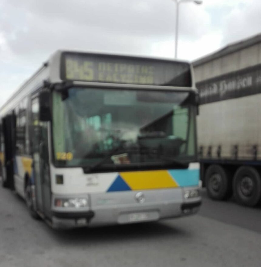 Η πιο όμορφη οδηγός λεωφορείου 1