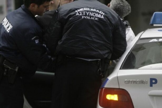 Κυκλοφορούσε στο Χαϊδάρι με κρυμμένο μπαλτά! 31