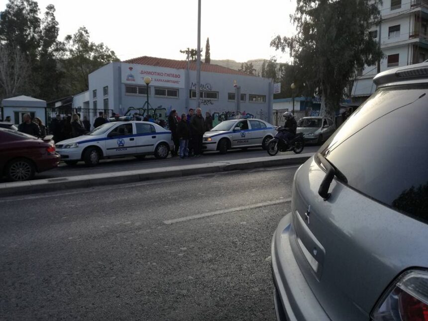 Θερμοκέφαλοι πήγαν "να βάλουν φωτιά" στον αγώνα Θρίαμβος - Ρουφ 2 Θερμοκέφαλοι πήγαν "να βάλουν φωτιά" στον αγώνα Θρίαμβος - Ρουφ 1