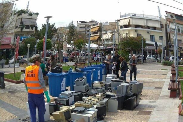 Τι κάνουν στην Πλατεία Δαβάκη; 11