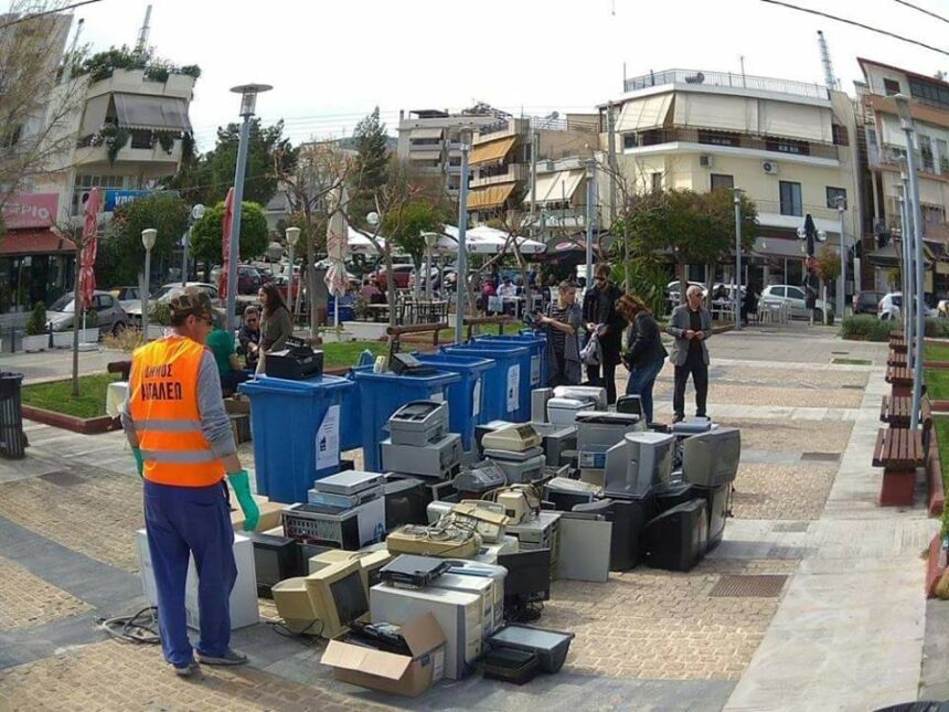 Τι κάνουν στην Πλατεία Δαβάκη; 1