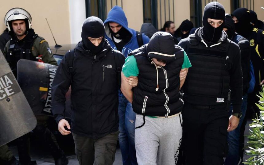 Τι δηλώνει 35χρονος από το Χαϊδάρι που προφυλακίστηκε για την «Combat 18» 1