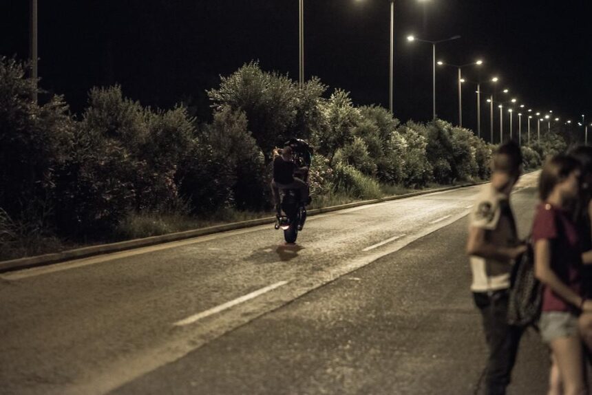 "Σαφάρι" της τροχαίας για αυτοσχέδιους αγώνες στη Λ. Σχιστού 1