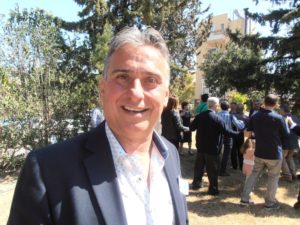 Πλήθος κόσμου στον Άη Γιώργη Στρατοπέδου - Στήθηκε και πανηγύρι 4 Πλήθος κόσμου στον Άη Γιώργη Στρατοπέδου - Στήθηκε και πανηγύρι 3