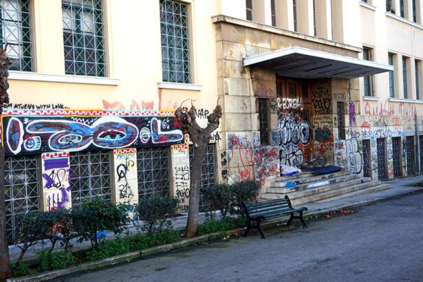 Η εξοικείωση με την αθλιότητα 35