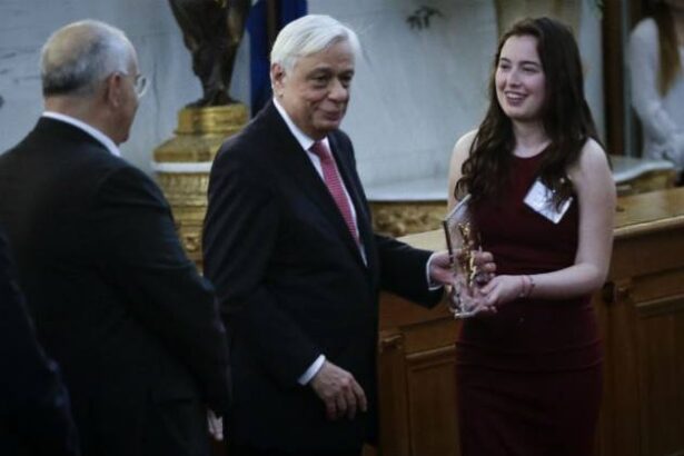Βράβευση της Αλεξίας Κατσικογιάννη από τον πρόεδρο της Δημοκρατίας 21