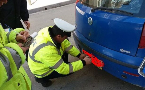 Τα μπλοκάκια πήραν φωτιά - Και μια πρόταση για το ξεμπλοκάρισμα στενών δρόμων 11