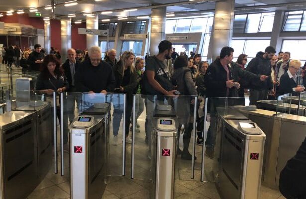 Οι κλειστές μπάρες προκαλούν έκρηξη στα έσοδα του Μετρό! 3