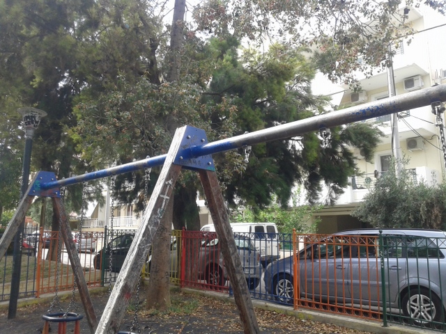 Ελισάβετ Μπούρα, Παιδική χαρά
