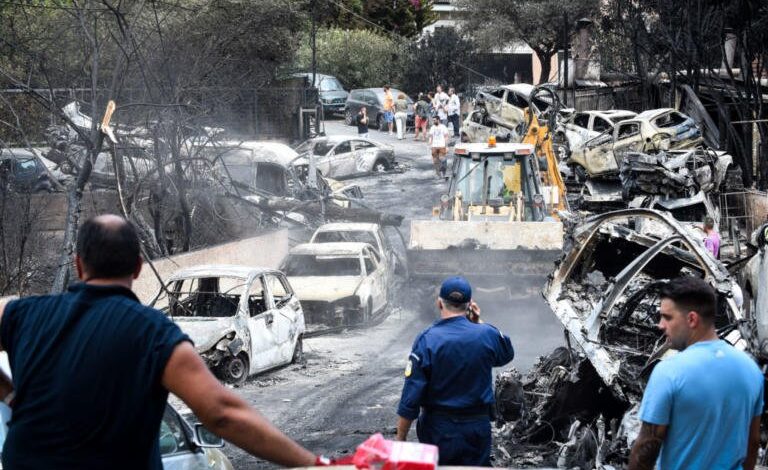 Διερεύνηση ενδεχόμενων ευθυνών για την απομάκρυνση των πολιτών από την πυρκαγιά 2 Διερεύνηση ενδεχόμενων ευθυνών για την απομάκρυνση των πολιτών από την πυρκαγιά 1
