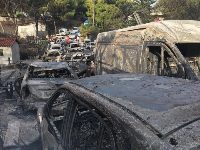 Ανείπωτη τραγωδία - Η Ελλάδα θρηνεί. Βιβλική καταστροφή 2 Ανείπωτη τραγωδία - Η Ελλάδα θρηνεί. Βιβλική καταστροφή 1