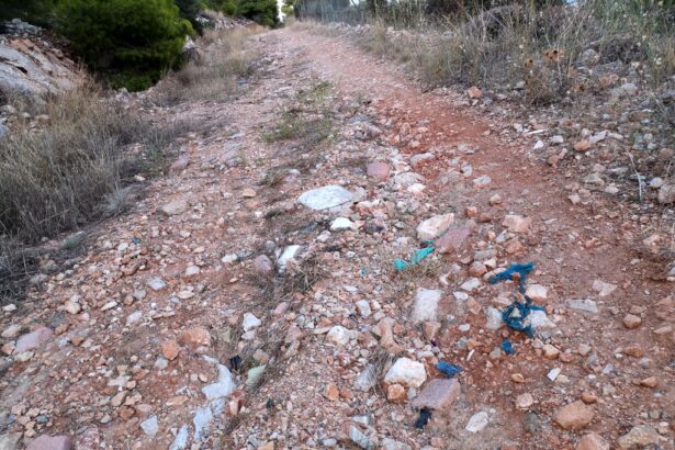 εργολάβος του ΑΣΔΑ έριξε σκουπίδια