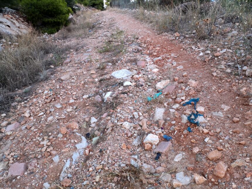 Βάλε μόνος σου τον τίτλο 1 εργολάβος του ΑΣΔΑ έριξε σκουπίδια