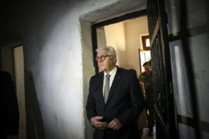 Κακώς υποδέχτηκε ο Μιχάλης Σελέκος τον πρόεδρο της Γερμανίας στο Στρατόπεδο Χαϊδαρίου; 3