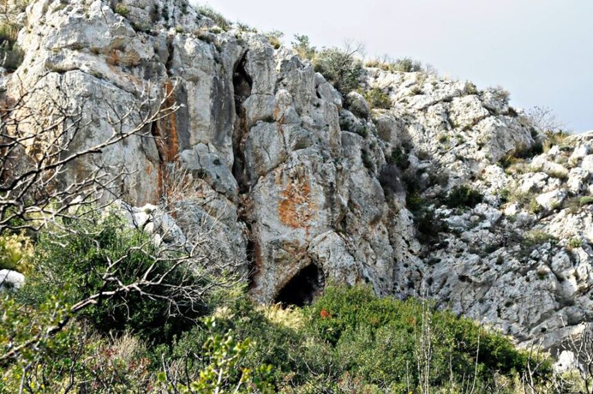 εκκλησάκι στο Ποικίλο Όρος