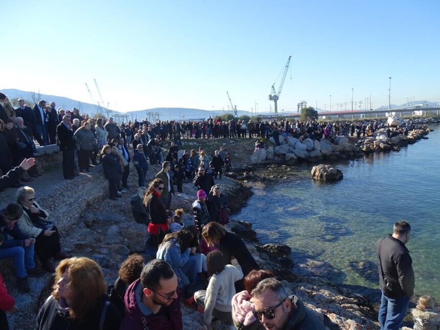 Λαμπρός Αγιασμός των υδάτων στην Ακτή Σκαραμαγκά - Ξεχωριστή η φετινή τελετή 1