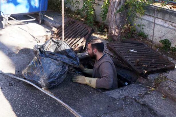 Καθαρισμός φρεατίων στο Χαϊδάρι 23