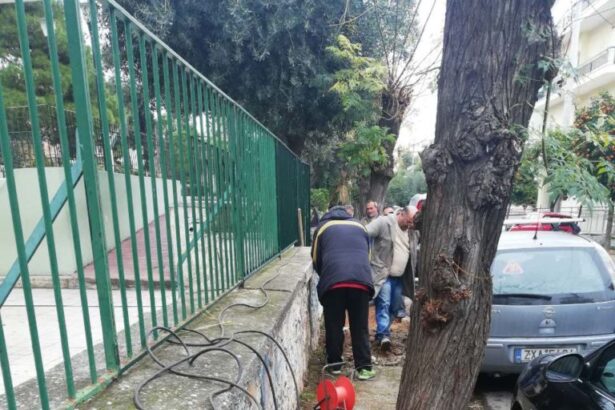 Αποκατάσταση πεζοδρομίου στο 1ο Δημοτικό Σχολείο 35